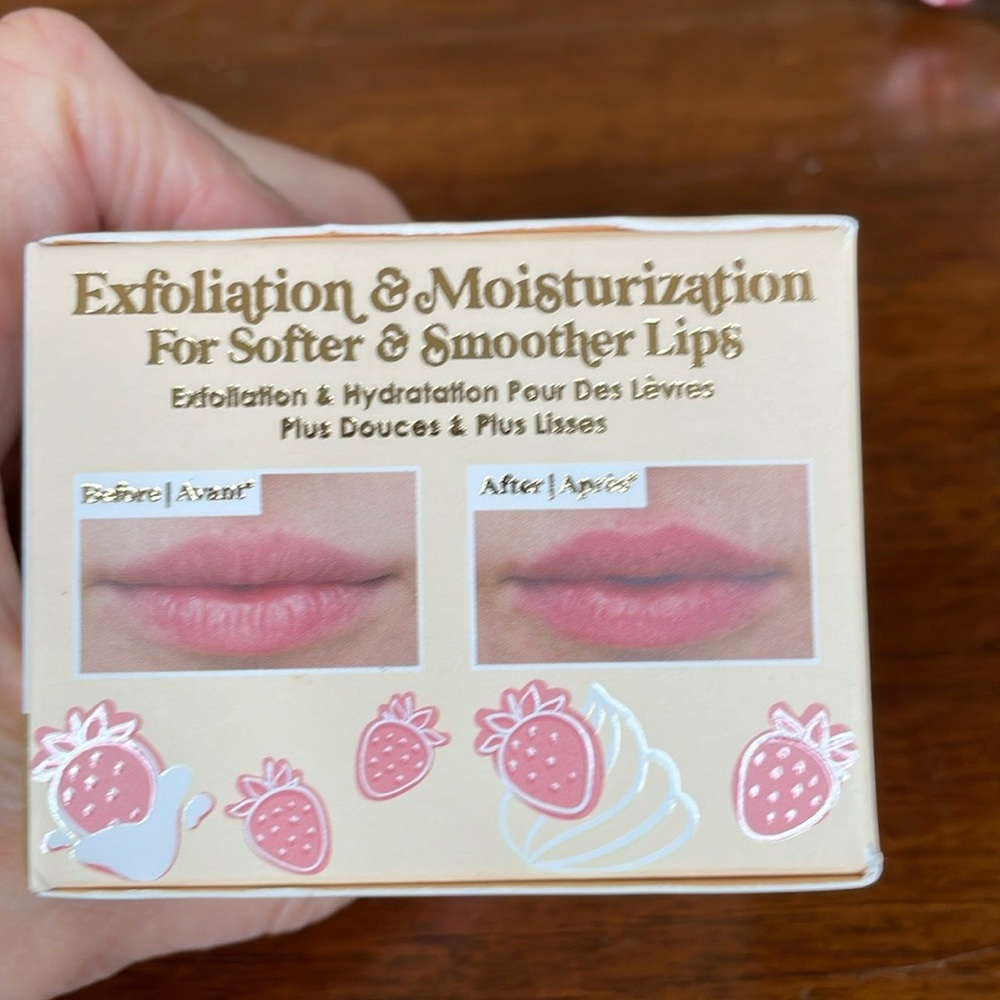 Moisturizing lip scrub - Picture 4 of 6